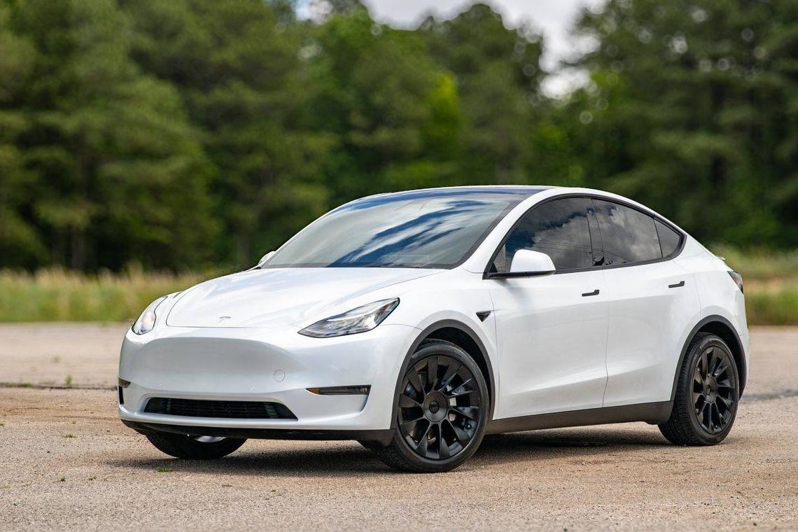 TESLA MODEL Y 2021 5YJYGDEE4MF125083 image